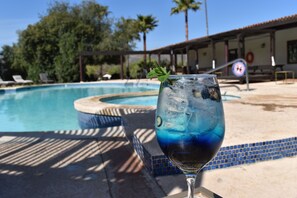 Outdoor pool - Hotel Boutique Rancho Tecate (Tecate)