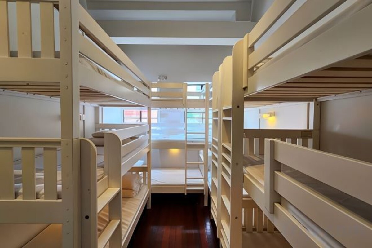Bed in 12-Bed Triple Deck Mixed Dorm (Mixed Gender)