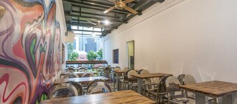 BEAT. Arts Hostel Chinatown