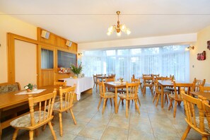 Free daily buffet breakfast - Pension Villa Stella (Spindleruv Mlyn)