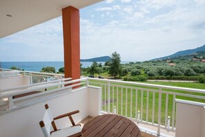 Superior Room, Partial Sea View (with Bunk Bed) | Beach/ocean view - Maranton Beach Hotel (Thasos)