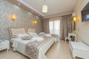 Superior Junior Suite Side Sea View | Cofres nos quartos, quartos à prova de som