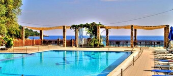 Maranton Beach Hotel