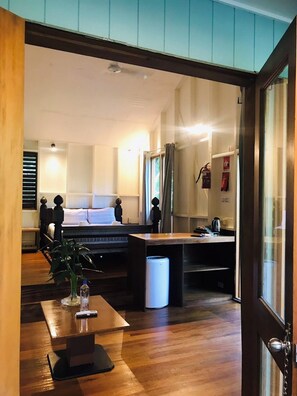 Bungalow Standard, plusieurs lits (Water View) | Coffres-forts dans les chambres, Wi-Fi gratuit, draps fournis