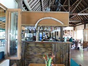2 bars/lounges, poolside bar - Rainforest Eco Lodge (Suva)