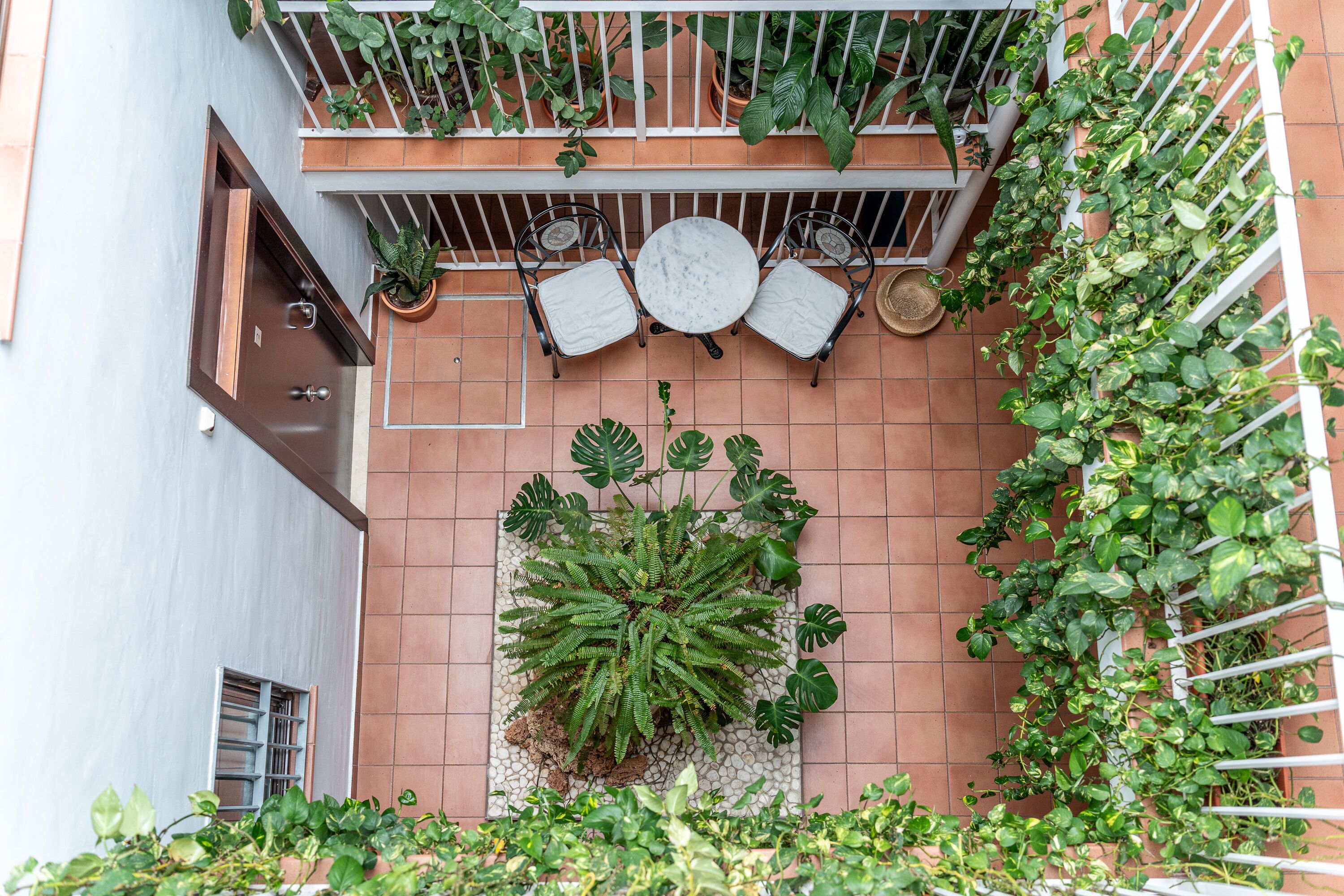 Premium bedding, free minibar items, desk, free WiFi