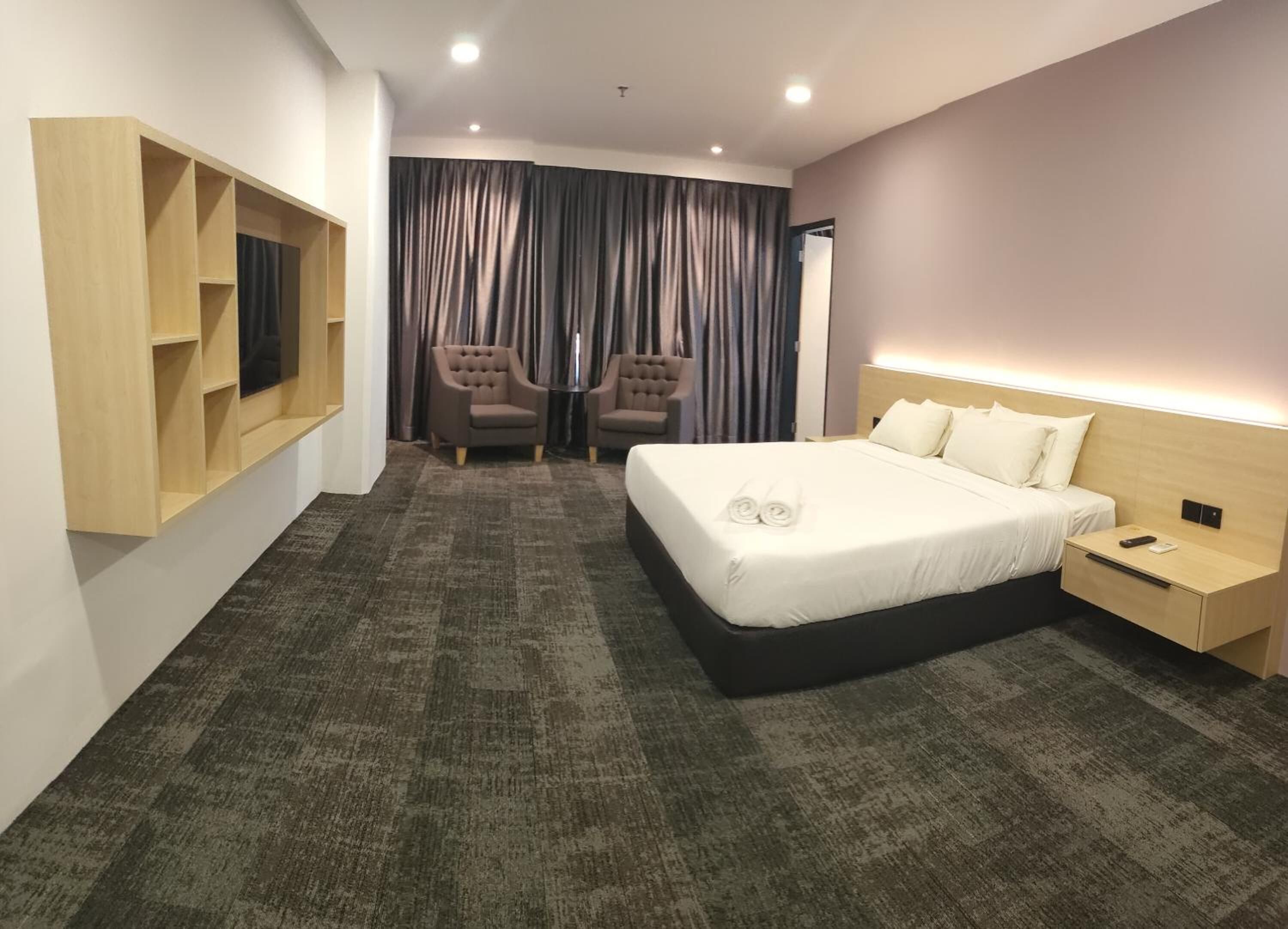 In-room safe, desk, iron/ironing board