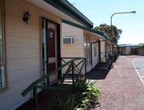 Exterior - West City Motel (Ardeer)