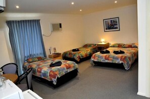 Bed sheets - West City Motel (Ardeer)