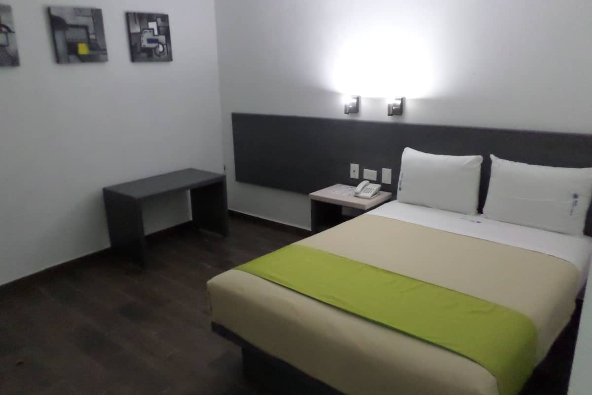 Standaard kamer | Een kluis op de kamer, gratis wifi, beddengoed