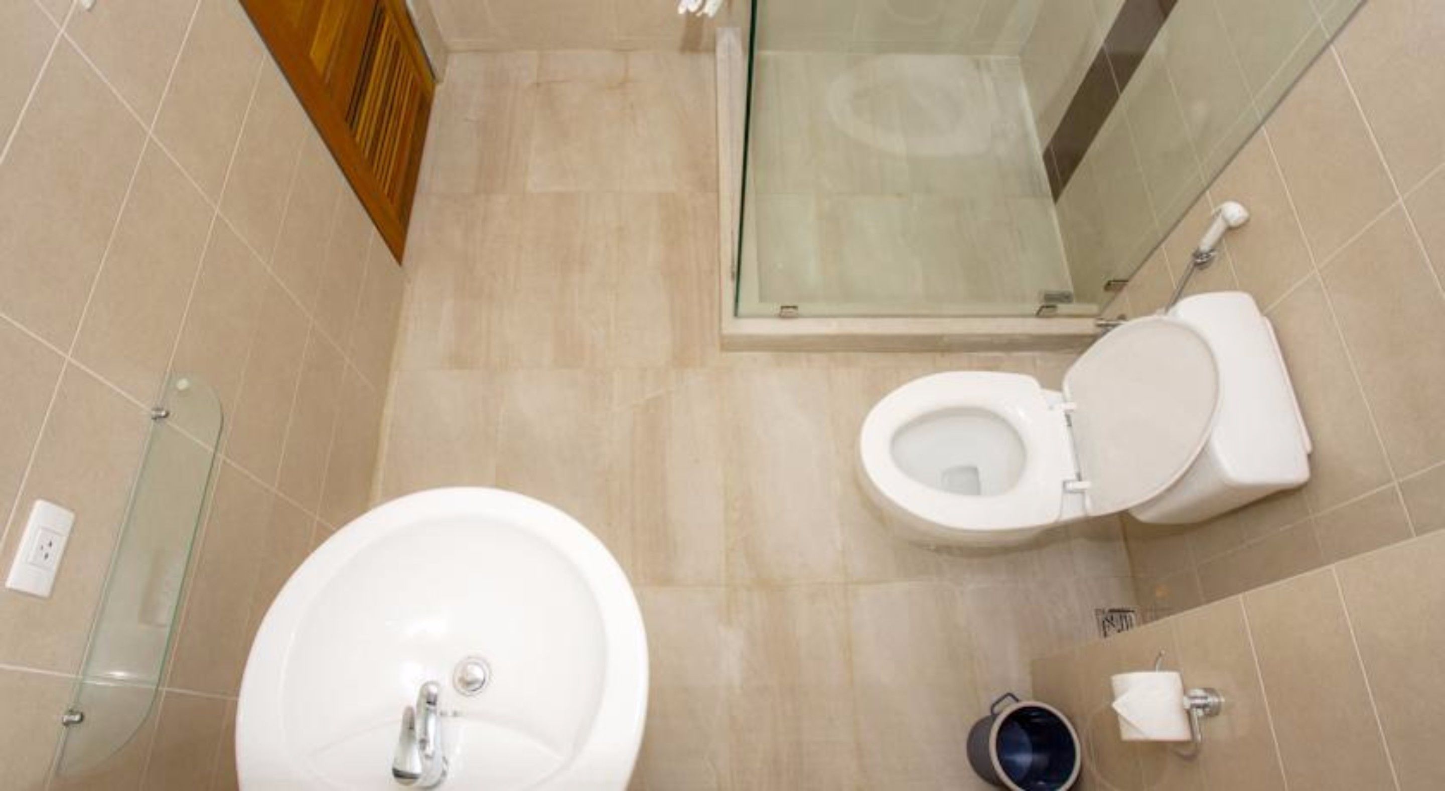 standard double room | bathroom sink