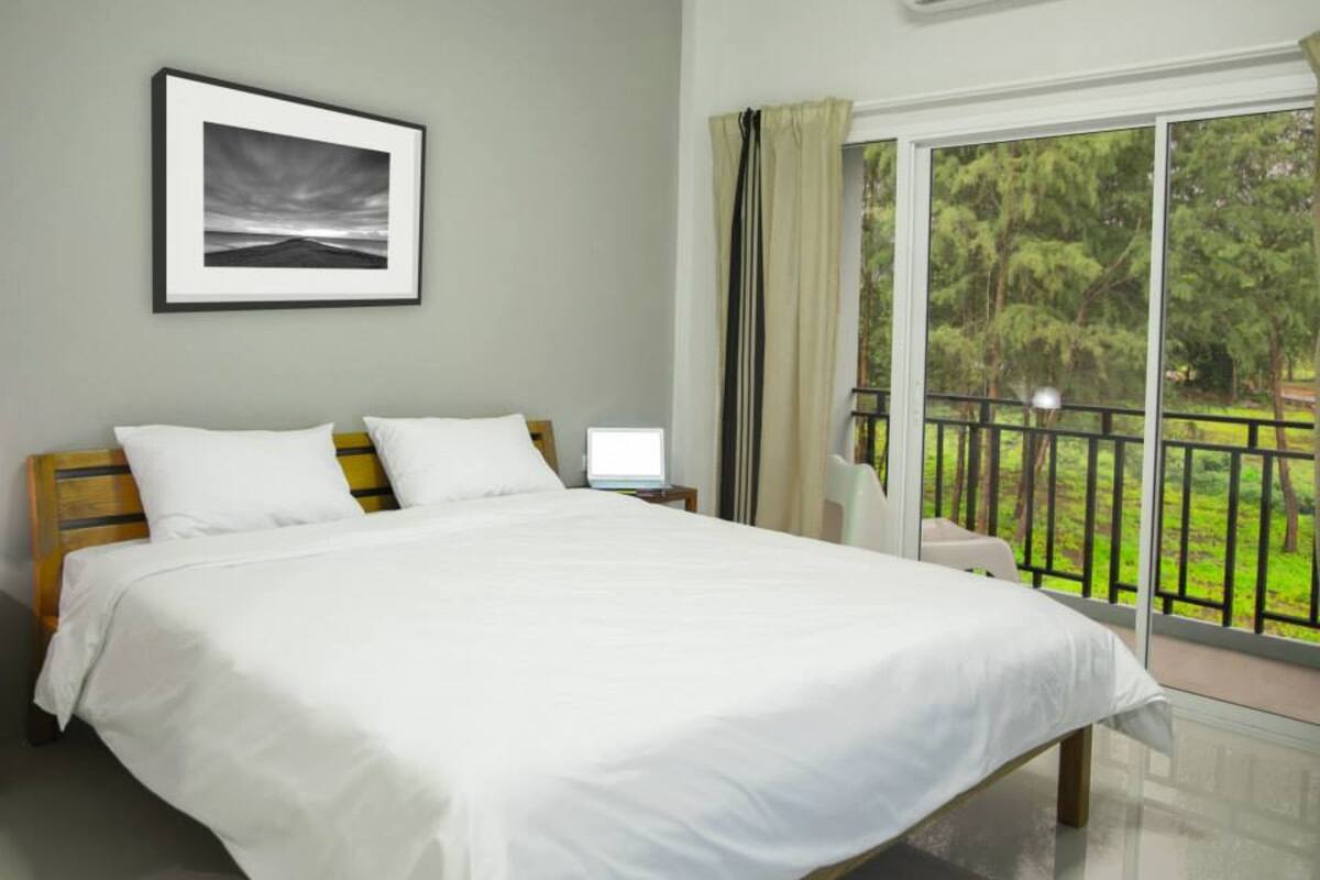 standard double room | view from room