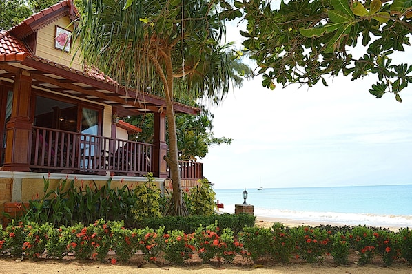 Bungalow, Beachfront | Desk, rollaway beds, free WiFi - Sayang Beach Resort (Ko Lanta)