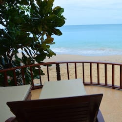 Bungalow, frente a la playa | Escritorio, camas supletorias, wifi gratis