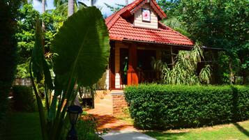 Superior Bungalow | Exterior
