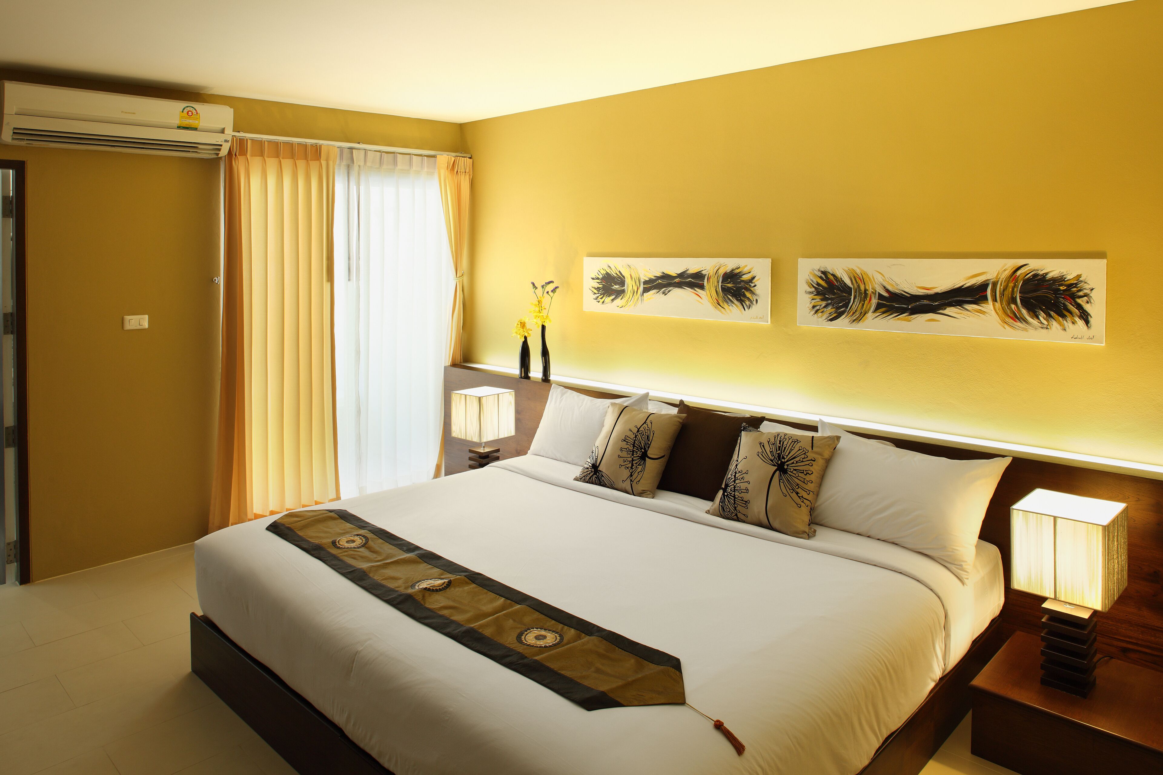 superior double | premium bedding, in-room safe, desk, free cots/infant beds