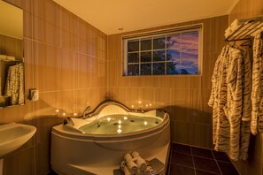 Deluxe Double Room, Jetted Tub | Tab mandi berpancutan
