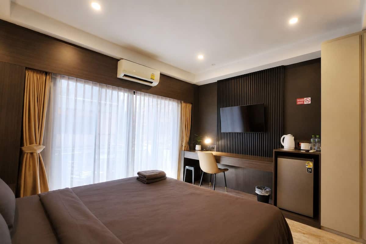 In-room safe, desk, laptop workspace, blackout curtains