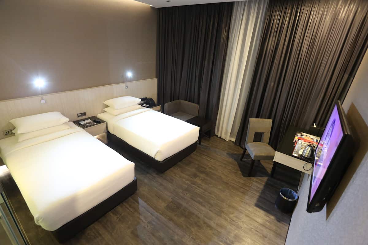 Minibar, in-room safe, free WiFi