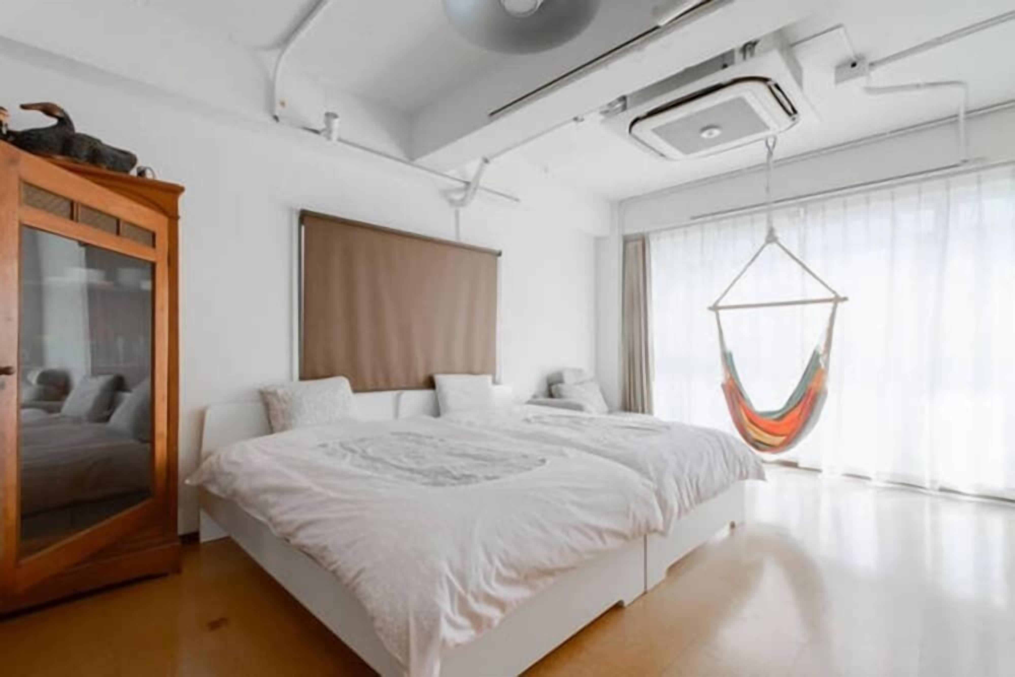 ４人部屋個室　（シャワー、トイレ付き） | セーフティボックス (室内)、WiFi (無料)