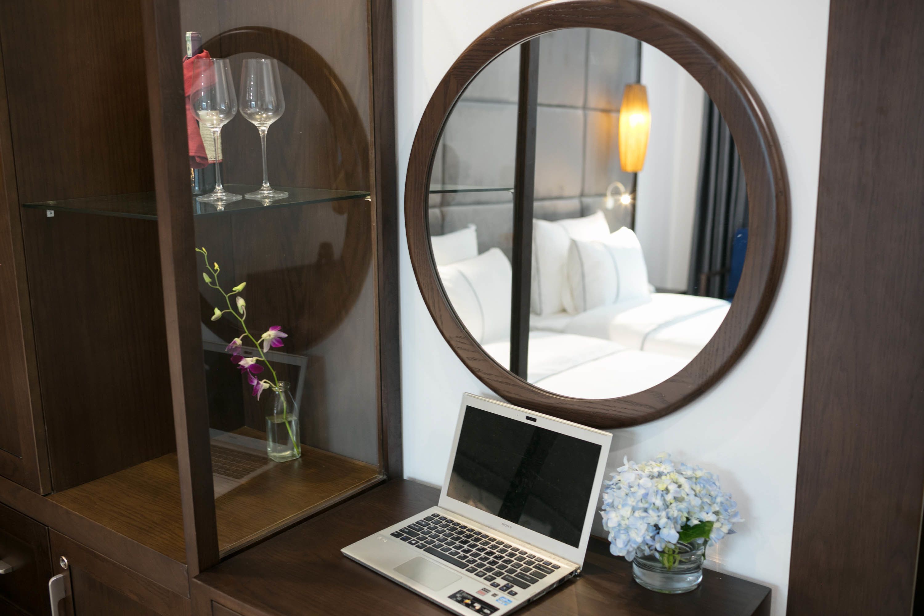 deluxe room, non smoking, city view | premium bedding, pillow-top beds, minibar, in-room safe