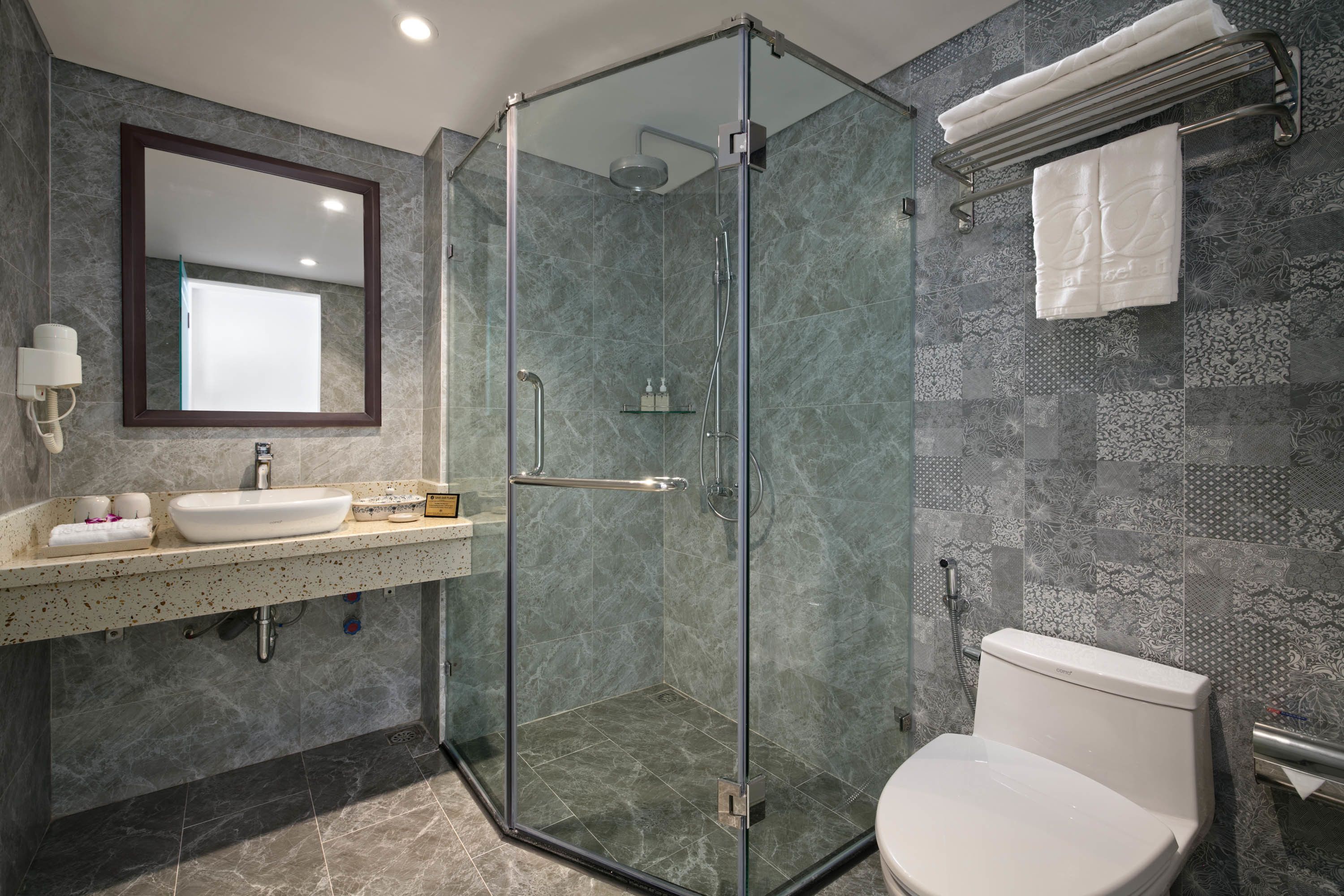 Photo - Bonsella Hotel