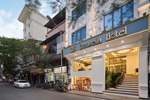 Front of property - Hanoi Bonsella Hotel (Hanoi)