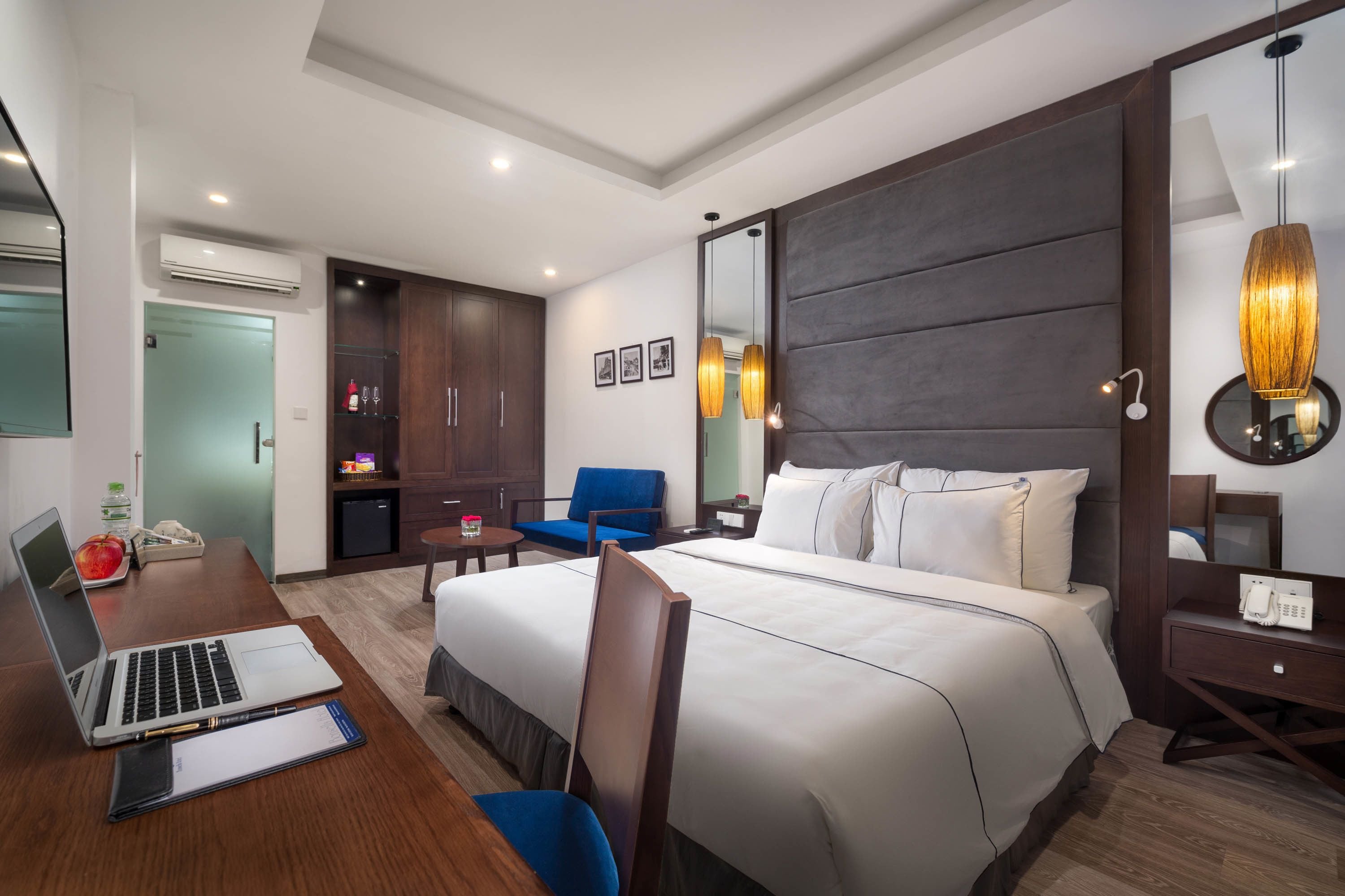 junior suite, 1 queen bed, non smoking, city view | premium bedding, pillow-top beds, minibar, in-room safe