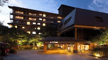 Mặt tiền nơi lưu trú