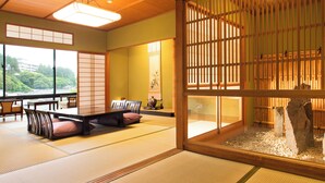 Tradisjonelt rom, ikke-røyk, elveutsikt (Iki, JP style, indoor bath, courtyard)