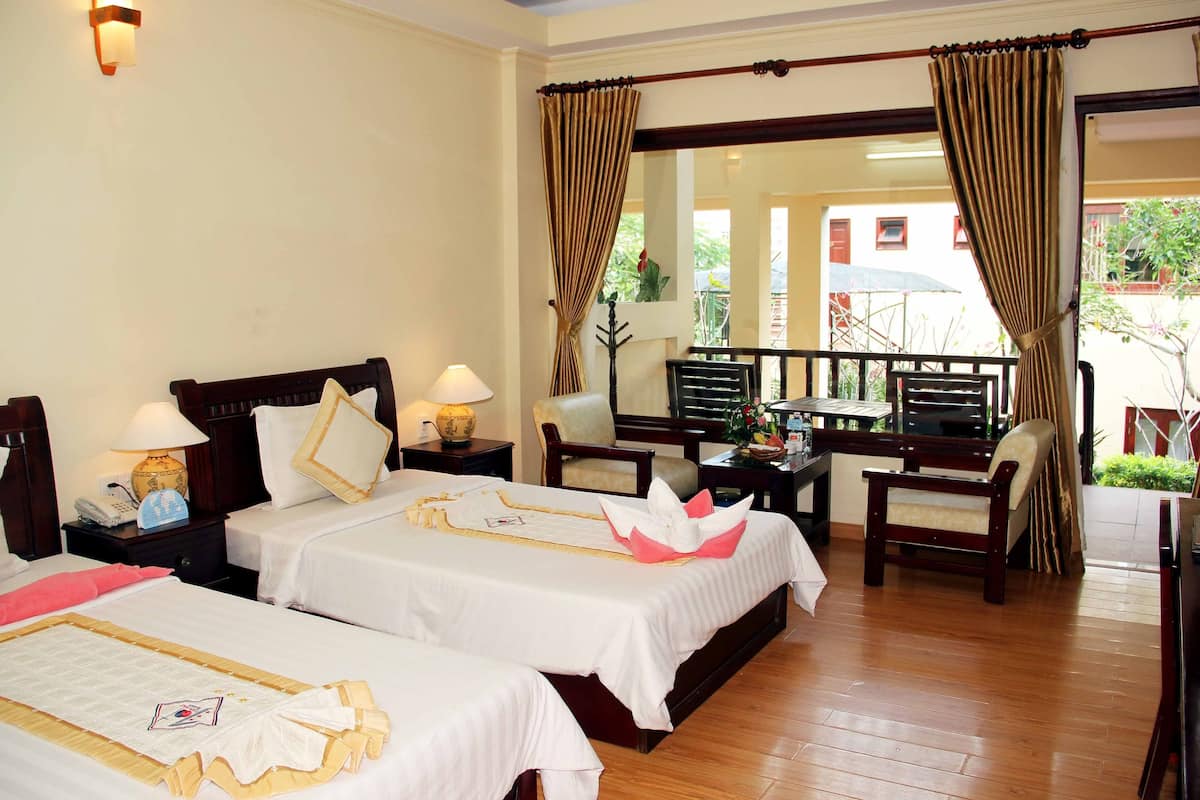 Deluxe Room (Hillside) | 1 bedroom, premium bedding, minibar, in-room safe