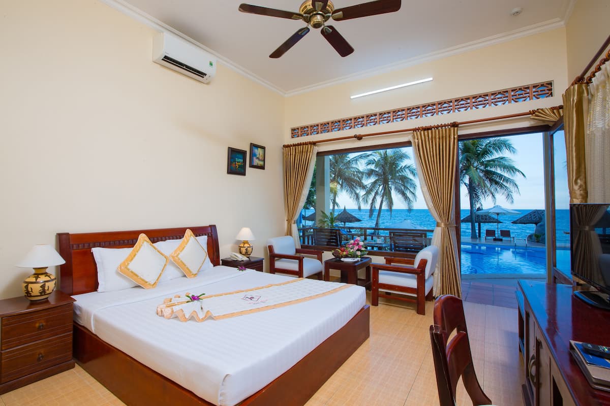 Deluxe Room, Beachfront | View from room