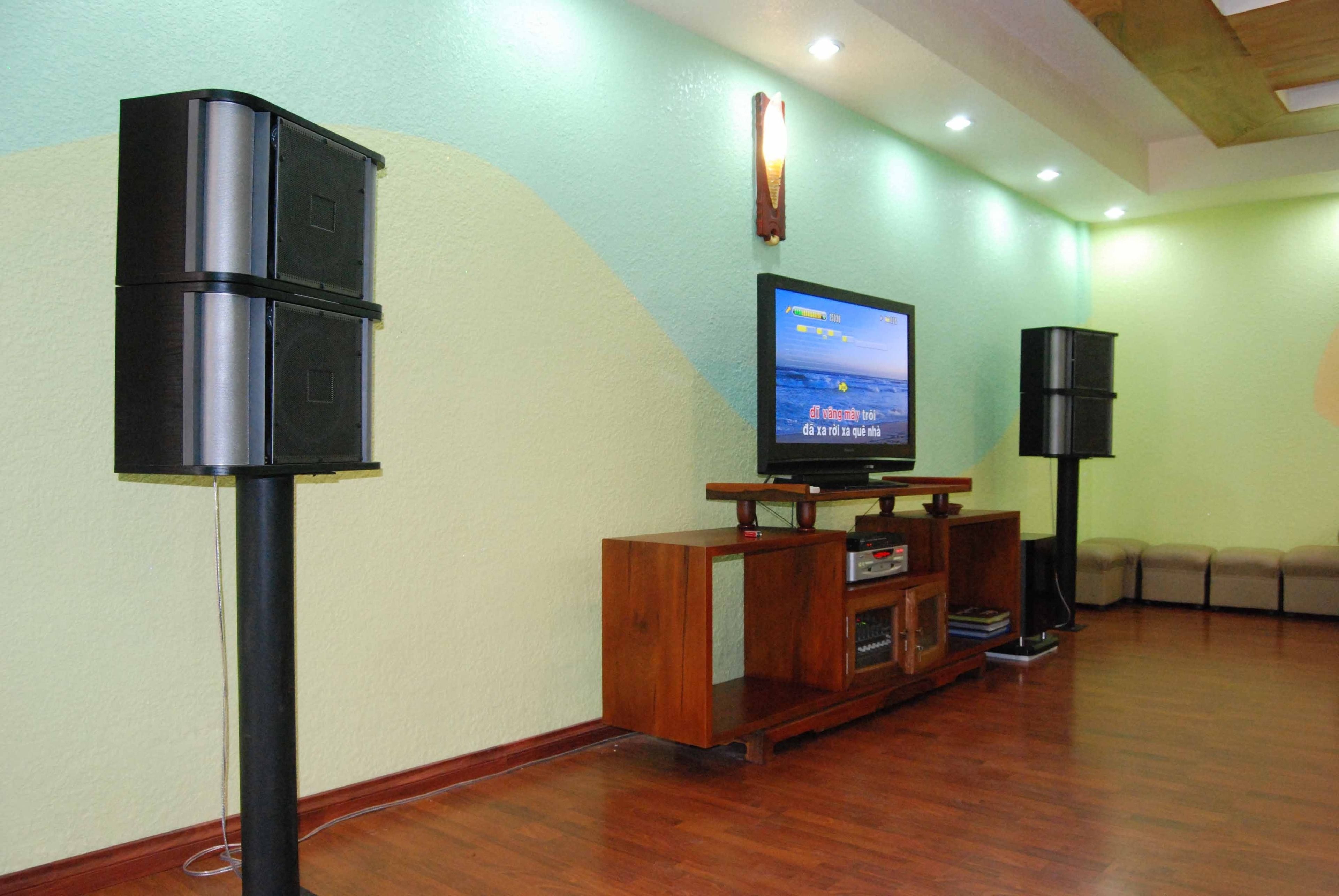 karaoke room