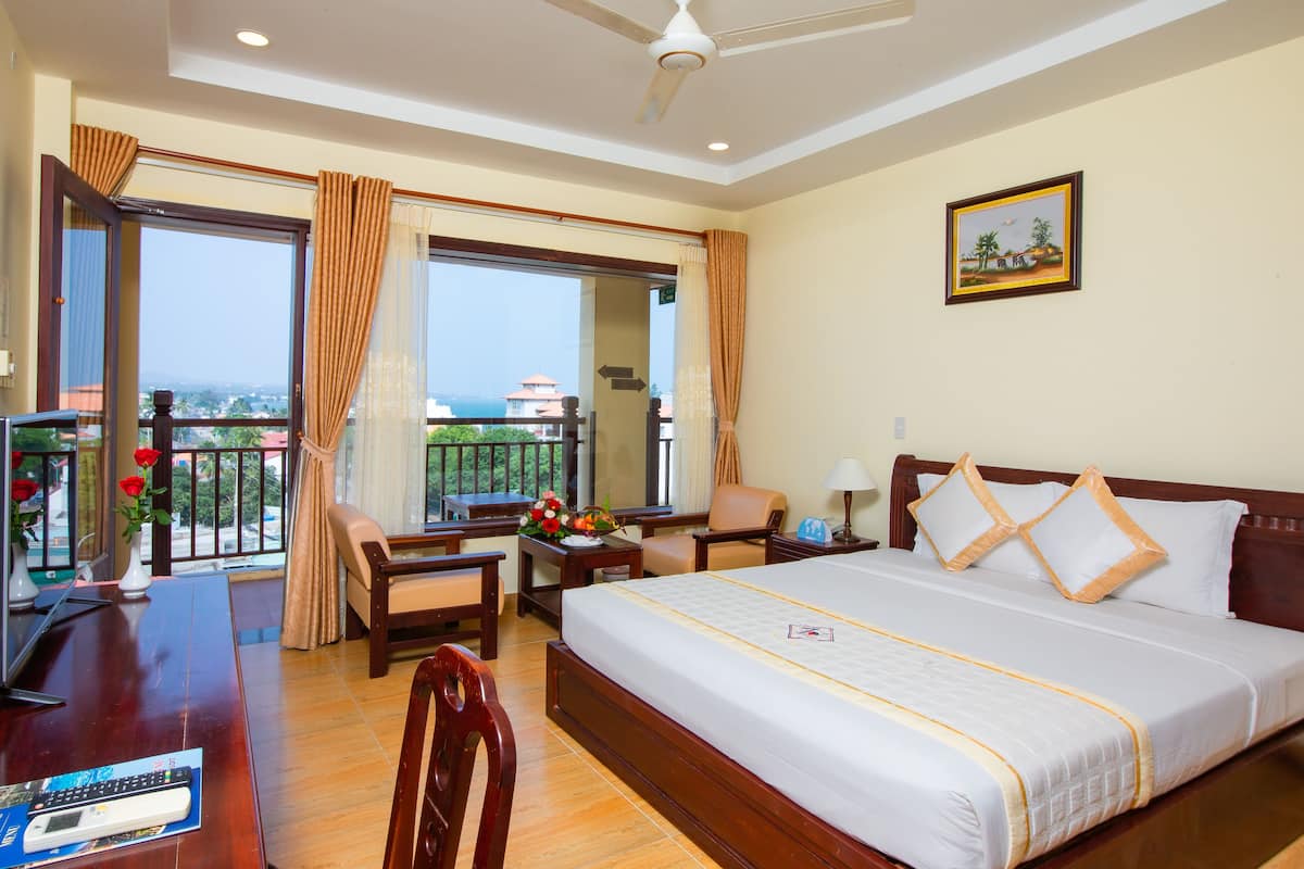 Superior Room, City View (Hillside) | 1 bedroom, premium bedding, minibar, in-room safe