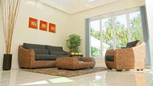 TV - Nanachart Beach Home (Bang Saphan)