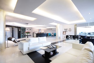 Sala de estar en el lobby