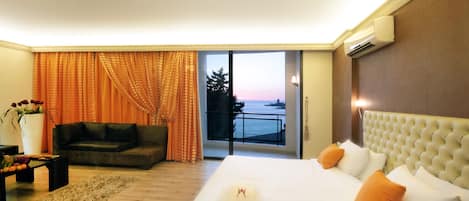 Suite, 1 soverom | Safe på rommet, skrivebord, blendingsgardiner og wi-fi (inkludert)