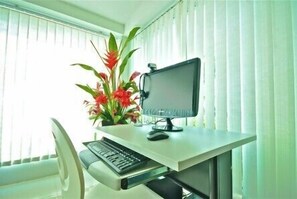 Business centre - Laemsing Natural Beach Resort (Laem Sing)