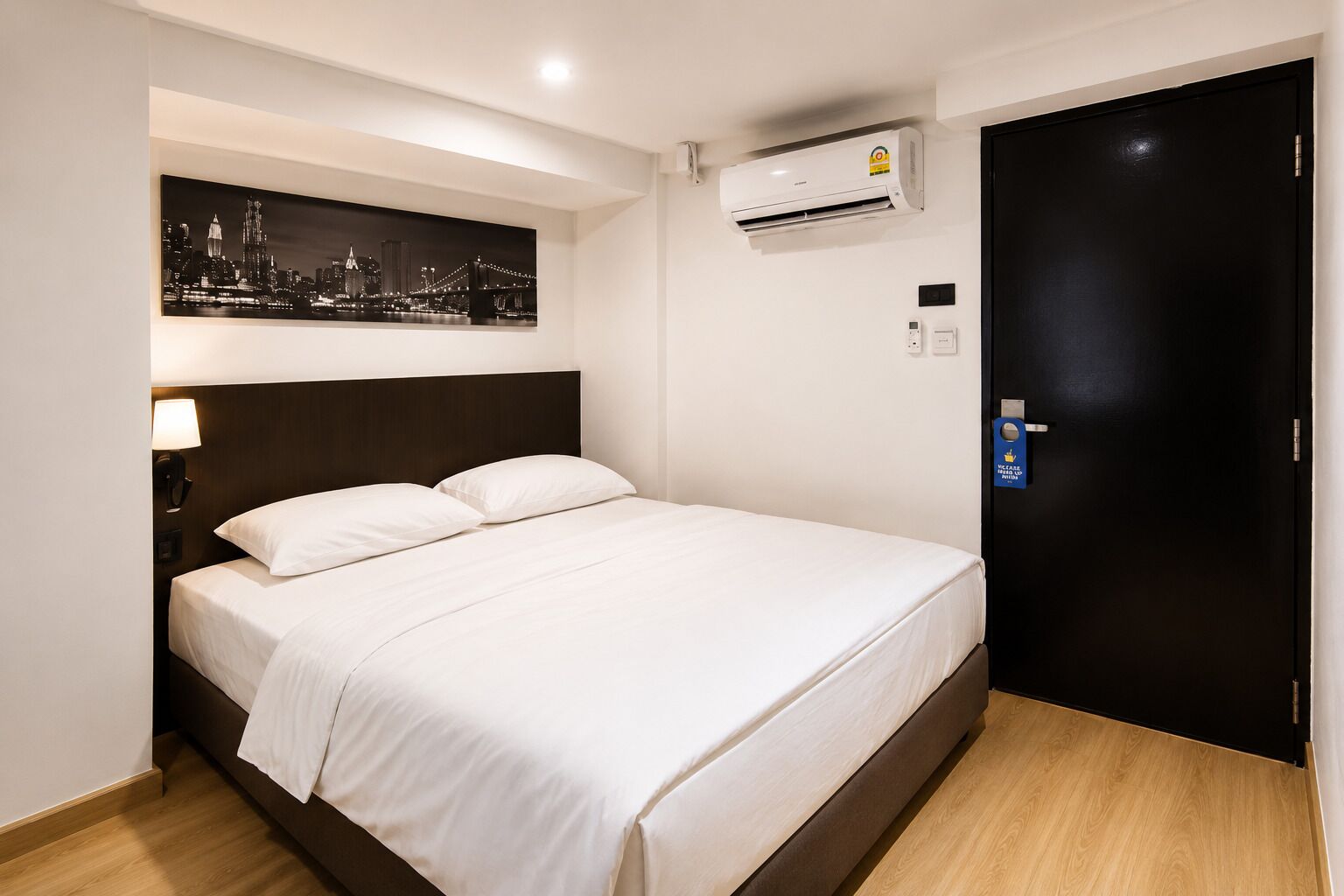Private Queen Bed | ตู้นิรภัยในห้องพัก, Wi-Fi ฟรี, ผ้าปูที่นอน