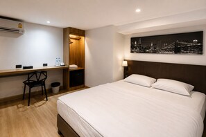Private Queen Bed | ตู้นิรภัยในห้องพัก, Wi-Fi ฟรี, ผ้าปูที่นอน