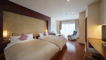 Deluxe Twin Room (Shuhokan) | In-room safe, iron/ironing board, free WiFi