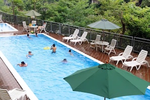 Außenpool (je nach Saison geöffnet)