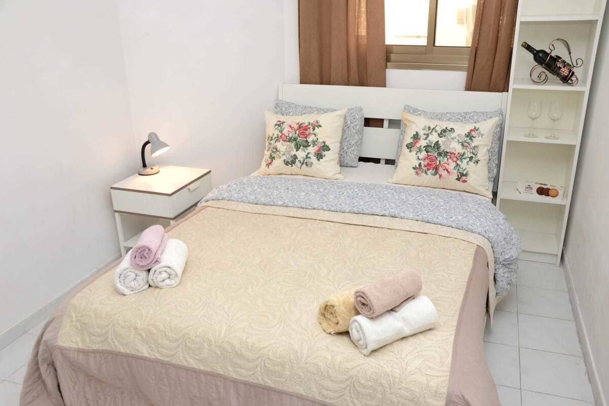 Comfort Apartment, 1 Bedroom, Balcony, Beachside | Desk, soundproofing, iron/ironing board, free WiFi