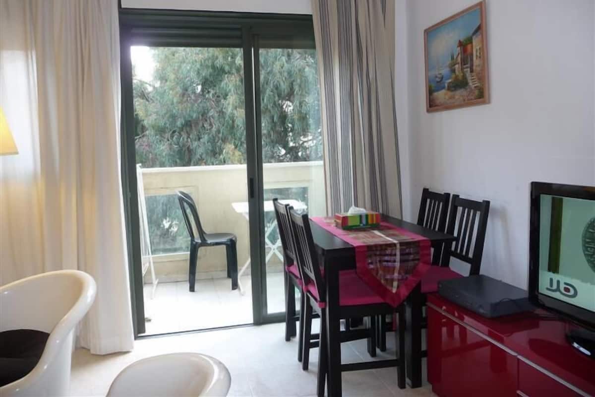 Apartment, Balcony (Ben Yehuda 6) | Desk, soundproofing, iron/ironing board, free WiFi