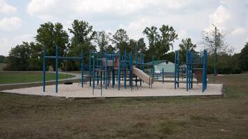 Children’s play area – outdoor
