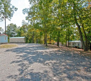 コテージ ベッド (複数台) 禁煙 キッチン (No Pets Allowed) | 1 室のベッドルーム、WiFi