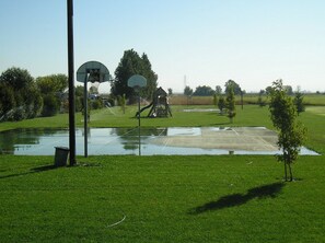 Sports court - Lake Minden RV Resort-Campground (Nicolaus)