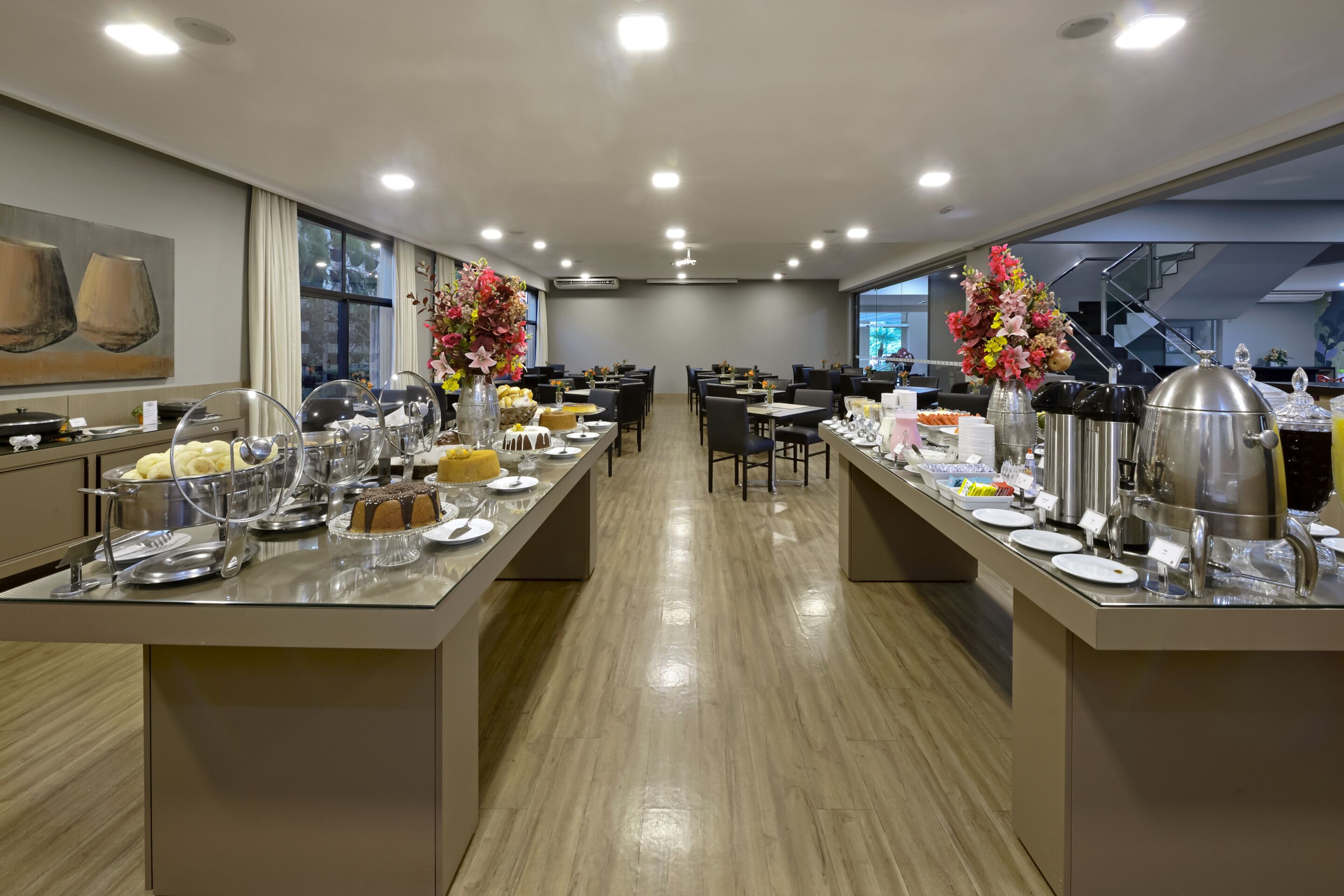 free daily full breakfast