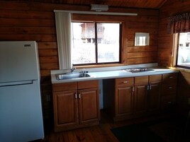 Refrigerador, microondas, placa de cocina, cafetera/tetera