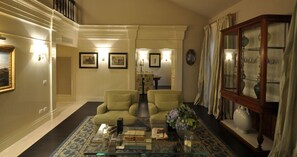 TV de tela plana, tablet